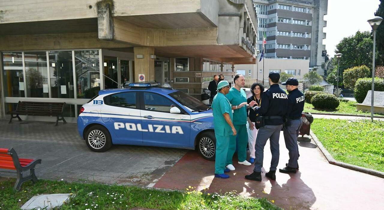 Ruba i soldi ai pazienti di Chirurgia: sorpreso e arrestato dalla polizia a Macerata