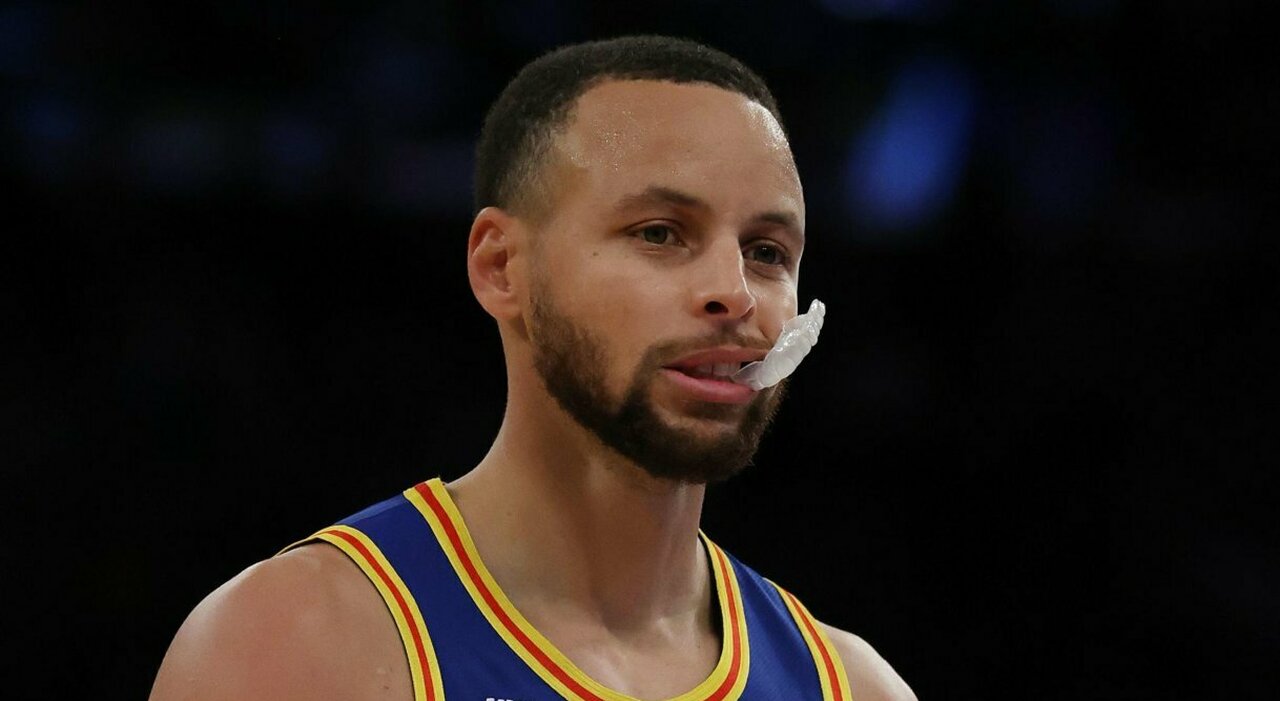 Golden State faces a rare playoff test: Life without Steph Curry