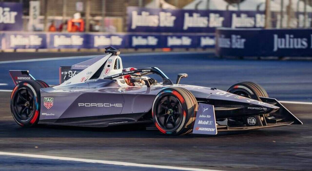 La Porsche elettrica di Pascal Wehrlein vincitrice dell'E-Prix di Città del Messico che ha aperto la stagione di Formula E
