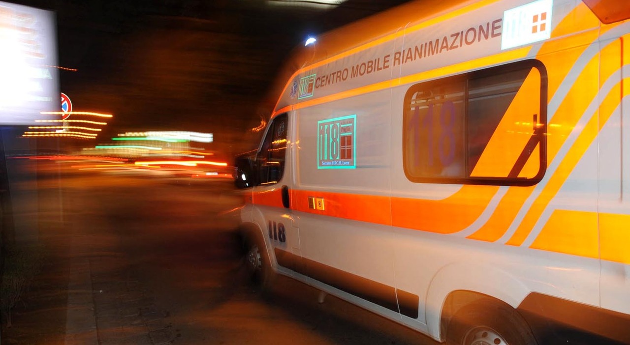 Terribile scontro tra ambulanza e auto medica: 5 feriti tra medici e infermieri