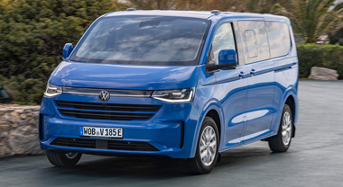Transporter e Caravelle: la Volkswagen al lavoro. La 7^ generazione è molto versatile, sia in versione merci che passeggeri