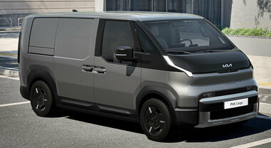 Kia ha svelato il design esterno di PV5 Passenger e Cargo. Van è primo modello della nuova strategia globale PBV