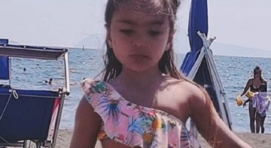Bimba di 5 anni muore annegata in mare, il dramma della piccola