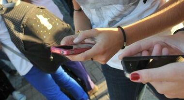Salento, fa circolare sulle chat whatsapp i video intimi inviati ...