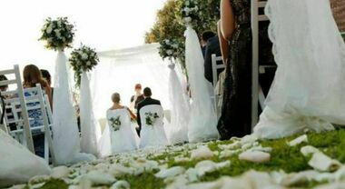 Lo sposo tradito si vendica al matrimonio: «In quelle foto c'è mia ...