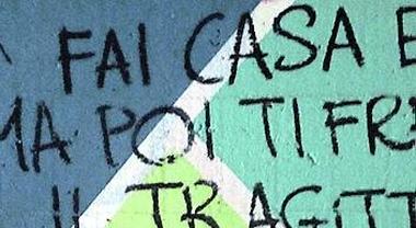 Le scritte sui muri finiscono dal sindaco