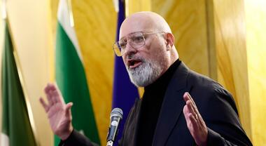 Stefano Bonaccini khuấy động Đảng Dân chủ: "M5S và IV cùng nhau là điều khả thi. Hãy tổ chức bầu cử sơ bộ cho..."