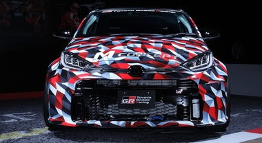 Toyota, in vista una Super-Yaris GR con motore centrale. Vettura laboratorio che utilizza un nuovo turbo 2.0 da 280 cv