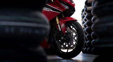 Bridgestone, cinque nuovi pneumatici Battlax per Eicma 2017