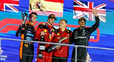 Le pagelle del GP di Singapore: Sainz perfetto, Hamilton, podio d’esperienza. Alonso assente nel giorno più atteso