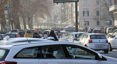 Smog, a Roma oggi e domani stop auto inquinanti in fascia verde: “Superati livelli Pm10”