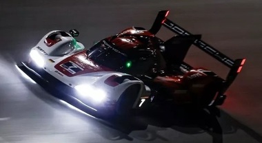 Porsche vince una 24 Ore di Daytona al cardiopalma con la Ferrari 296 che domina tra le GT