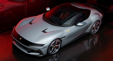 Ferrari, la 12Cilindri (anche Spider) è una rivoluzione di stile hi-tech. Spettacolare debutto a Miami