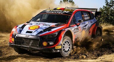 Neuville vince il Rally dell'Acropoli davanti a Sordo e Tänak: solo Hyundai nella Top 10. Decimo assoluto l'italiano Daprà