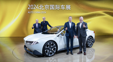 Gruppo Bmw porta a Pechino la sua visione innovativa del futuro. Neue Klasse sugli scudi ad Auto China 2024