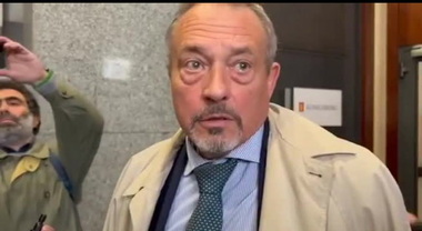 Toti sospeso dalla Presidenza della Liguria, l'avvocato: «Sereno, chiarirà tutto»