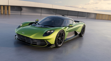 Aston Martin Valhalla 2025, la hypercar inglese è una F1 stradale