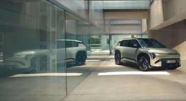 Kia sceglie il palcoscenico della MDW 2025 per far luce sulla sua filosofia di design “Opposites United”
