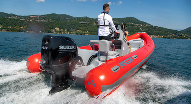 Suzuki Marine: in attesa del fuoribordo elettrico, abbatte la CO2 con una nuova tecnologia di anodizzazione