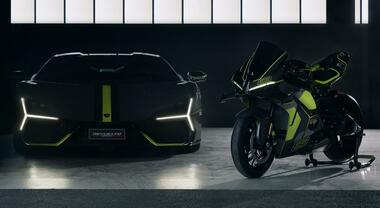 Ducati e Lamborghini alla Design Week per nuova serie speciale. Panigale V4 S e Revuelto protagoniste