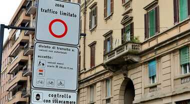 Milano, da metà maggio al via ztl nel Quadrilatero della moda. Sarà attiva 24 ore al giorno