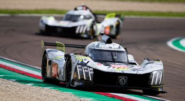 WEC, Peugeot centra la top-10 della 6 Ore di Imola tra contatti, penalità e strategie complicate