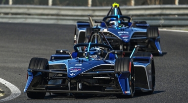 Un Tridente molto glorioso. Maserati proprio con la Formula E è tornata alla vittoria fra le monoposto dai tempi di Fangio