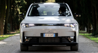 Leapmotor C10, non solo elettrica: arriva la versione “range extender”