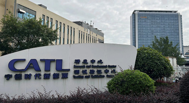 Catl, domani quotazione alla Borsa di Hong Kong. Si aspetta di raccogliere 4 mld di dollari da Ipo