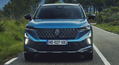 Austral cambia marcia: debutta il riconoscimento facciale. Al volante del rinnovato Suv di Renault