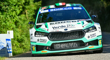 Basso vince il Rally Due Valli 2025 su Skoda Fabia Rally2. Crugnola va a sbattere e si ritira. Sul podio Andolfi e Daprà