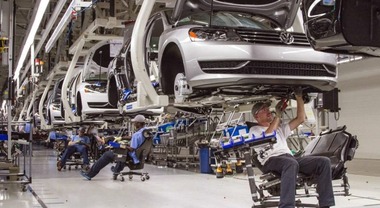 Germania, fornitori dell'industria auto valutano loro sopravvivenza a rischio