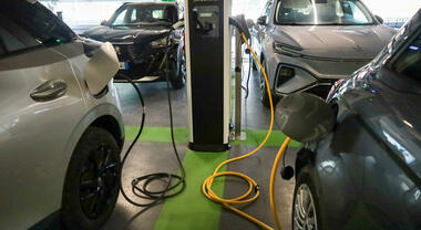 Auto elettriche, le proposte dell’industria al Governo nel Libro Bianco di Motus-E