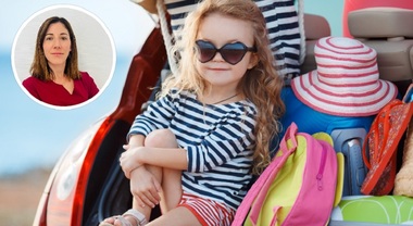 Viaggiare con i bambini, i giochi da fare in auto, treno e aereo. L'esperta: «