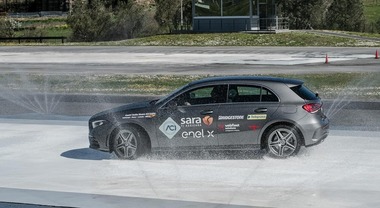 Incidenti stradali, con corsi di guida sicura possono diminuire. Aiutano a comprendere la dinamica dell'auto in sicurezza