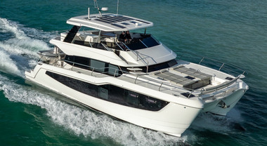 Ecco l’Aquila 50, catamarano con volumi da superyacht: sarà tra le star di Cannes, ma è già disponibile in Sardegna