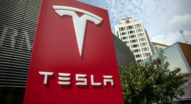 Tesla crolla a Wall Street con il lancio del partito di Elon Musk: -7%