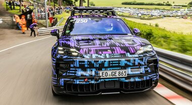 Porsche Cayenne Electric protagonista di un nuovo record. Apparizione in programma al Goodwood Festival of Speed