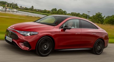 Mercedes CLA: la berlina della Stella diventa elettrica e non teme l’ansia da autonomia