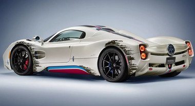 Pagani Utopia The Coyote, one-off ispirata alle corse. Ha un V12 6.0 biturbo da 864 cv e 1.100 Nm di coppia