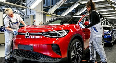 Germania, crescono le esportazioni di auto, per le elettriche è boom (+25%)