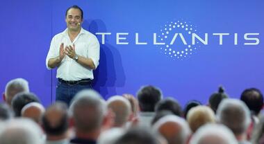 Stellantis, impatto dei dazi 1,5 miliardi nel 2025. Filosa: «2025 difficile ma di graduale miglioramento»