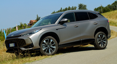Vendite auto Italia: a luglio Tesla ancora in calo (-4,99%), corrono le cinesi Byd e Mg