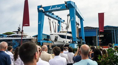 Azimut, varato a Viareggio il nuovo Grande 30M: primo yacht con eco-motori mtu-Rolls Royce