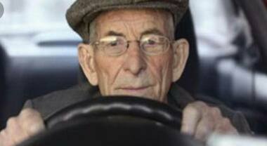 Patente, esami di rinnovo più severi per i nonni al volante. Salvini:​ «Rivediamo gli esami»
