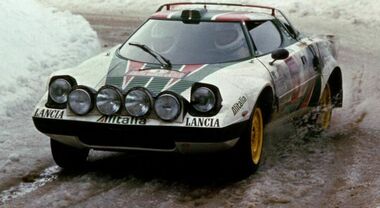 Lancia nei rally, il ritorno di un mito: dalla Fulvia alla Ypsilon. Ha vinto 10 titoli mondiali costruttori nel WRC