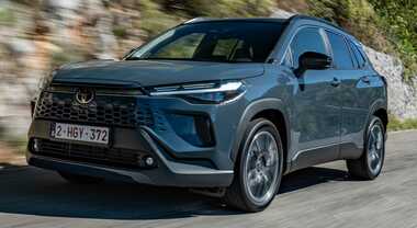 New Corolla Cross, la stirpe gloriosa ha il suo rampollo. Toyota rinnova la sua best seller globale