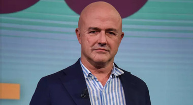 Gianluigi Nuzzi: «Ballando non fa per me. Matano? Non lo invidio. Io icona gay? Mia moglie mi canzona»