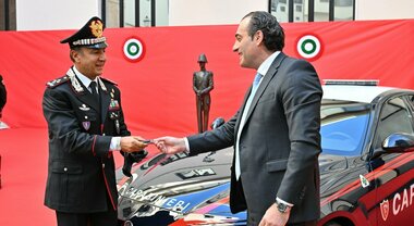 Stellantis, consegnate all’Arma dei Carabinieri le nuove vetture per il trasporto urgente di organi e sangue