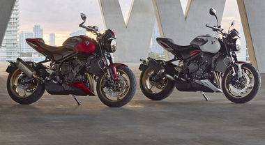 Triumph svela a Eicma 2025 la nuova Trident 800: il segmento delle naked medie ha una nuova protagonista